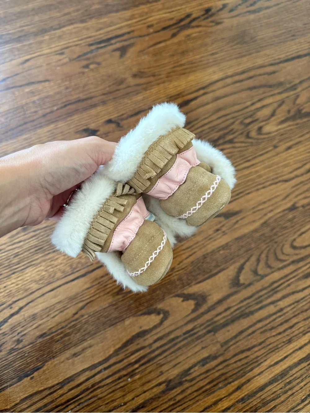 Robeez soft tan
